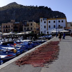 MONDELLO. Fotografie di Giulio Azzarello &copy;2022.