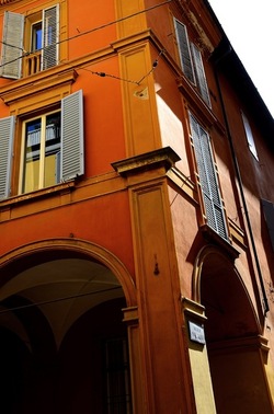 BOLOGNA centro storico. Fotografie di Giulio Azzarello &copy;2018.