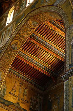 MONREALE in Sicilia con il suo Duomo e il Chiostro panoramiche e particolari. Fotografie di Giulio Azzarello &copy;2014.