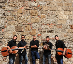 GIACOMO CUTICCHIO e il suo ensemble musicale. Fotografie di Giulio Azzarello &copy;2014.