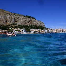 MONDELLO. Fotografie di Giulio Azzarello ©2022.