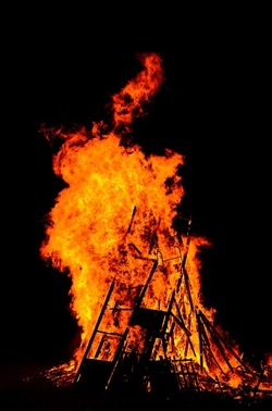 LA VAMPA DI SAN GIUSEPPE a Palermo. Fotografie di Giulio Azzarello ©2018. LA VAMPA DI SAN GIUSEPPE a Palermo. Fotografie di Giulio Azzarello ©2018.