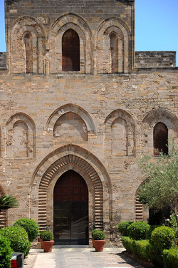 CHIESA E CHIOSTRO DELLA MAGIONE a Palermo panoramiche e particolari. Fotografie di Giulio Azzarello ©2014. CHIESA E CHIOSTRO DELLA MAGIONE a Palermo panoramiche e particolari. Fotografie di Giulio Azzarello ©2014.