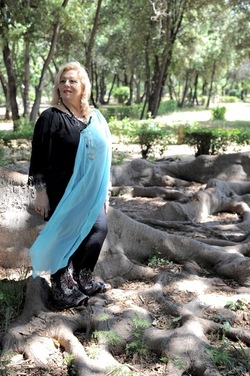 SARA FAVARO attrice e poetessa siciliana. Fotografie di Giulio Azzarello &copy;2018.