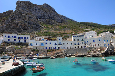 ISOLA DI LEVANZO in Sicilia. Fotografie di Giulio Azzarello &copy;2014.