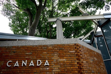 BIENNALE di VENEZIA Arte Contemporanea Giardini. Fotografie di Giulio Azzarello &copy;2020.