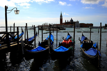 LUNGOMARE di VENEZIA. Fotografie di Giulio Azzarello &copy;2016.