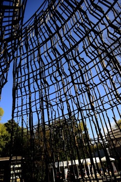 VENEZIA installazione lignea Giardini della Biennale di Arch. Cont. Fotografie di Giulio Azzarello &copy;2022.