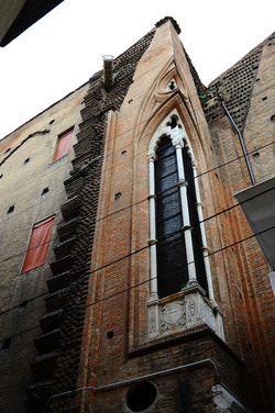 BOLOGNA centro storico. Fotografie di Giulio Azzarello ©2016. BOLOGNA centro storico. Fotografie di Giulio Azzarello ©2016.