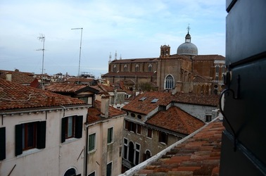 VENEZIA fotografie di Giulio Azzarello &copy;2022.