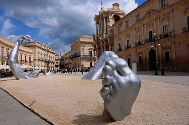 SIRACUSA arte a Ortiggia. Fotografie di Giulio Azzarello &copy;2014.