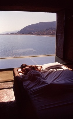 ATELIER SUL MARE fotografie di Giulio Azzarello &copy;2021.