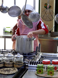 MISSIONE un documentario di P.Scimeca. Fotografie di Giulio Azzarello ©2015 2016. MISSIONE un documentario di P.Scimeca. Fotografie di Giulio Azzarello ©2015 2016.