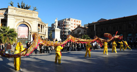 CAPODANNO CINESE panoramiche e particolari. Fotografie di Giulio Azzarello &copy;2014.
