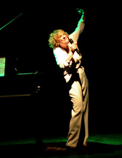 JAZZ spettacolo di Moschella Mulè. Fotografie di Giulio Azzarello ©2016. JAZZ spettacolo di Moschella Mulè. Fotografie di Giulio Azzarello ©2016.