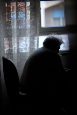 ANZIANI fotografie di Giulio Azzarello &copy;2014.