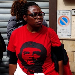 AFROCHE. Fotografie di Giulio Azzarello ©2024. AFROCHE. Fotografie di Giulio Azzarello ©2024.