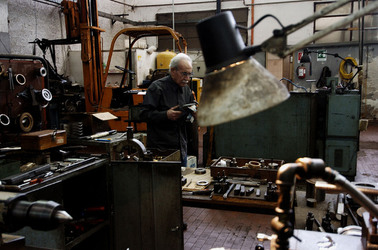 INDUSTRIA fotografie di Giulio Azzarello &copy;2014.