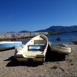 BARCHE. Fotografie di Giulio Azzarello &copy;2022.
