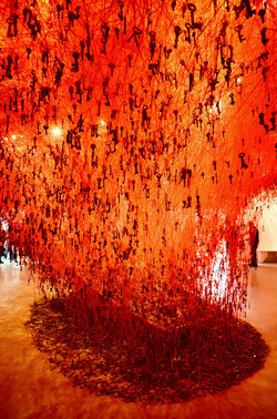 BIENNALE di VENEZIA padiglione giapponese. Foto di Giulio Azzarello &copy;2015 2016. Opera di Chiharu Shiota The KEY in the HAND .