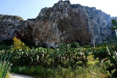 MONDELLO. Fotografie di Giulio Azzarello &copy;2023.