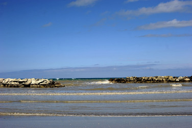 TEMPIO MALATESTIANO e SPIAGGIA di Rimini. Fotografie di Giulio Azzarello &copy;2016.
