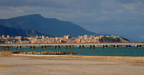 TERMINI IMERESE il suo paesaggio industriale e urbano. Fotografie di Giulio Azzarello ©2014. TERMINI IMERESE il suo paesaggio industriale e urbano. Fotografie di Giulio Azzarello ©2014.