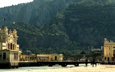 MONDELLO fotografie di Giulio Azzarello ©2021. MONDELLO fotografie di Giulio Azzarello ©2021.