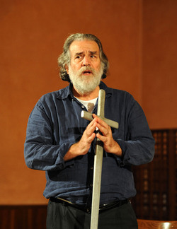 CARLO MAGNO spettacolo epico di e con Mimmo Cuticchio. Fotografie di Giulio Azzarello &copy;2014.