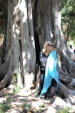 SARA FAVARO attrice e poetessa siciliana. Fotografie di Giulio Azzarello &copy;2018.