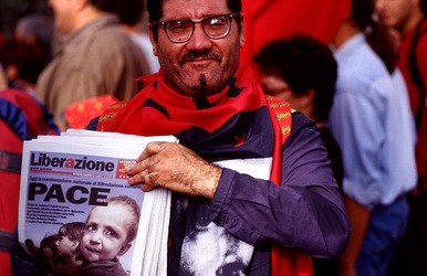MANIFESTAZIONE fotografie di Giulio Azzarello ©2001 2022. MANIFESTAZIONE fotografie di Giulio Azzarello ©2001 2022.