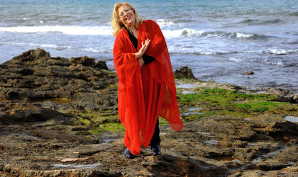 SARA FAVARO attrice e scrittrice italiana. Fotografie di Giulio Azzarello &copy;2015 2016.