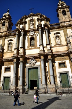 CENTRO STORICO di PALERMO fotografie di Giulio Azzarello ©2019.