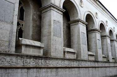 TEMPIO MALATESTIANO e SPIAGGIA di Rimini. Fotografie di Giulio Azzarello &copy;2016.