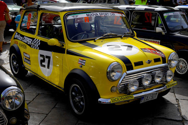 RADUNO di auto classiche MiniCooper. Fotografie di Giulio Azzarello &copy;2016.