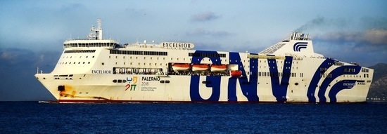 LA COSTA e il PORTO di PALERMO fotografie di Giulio Azzarello &copy;2018.