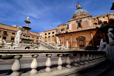 PIAZZA PRETORIA a Palermo panoramiche e particolari. Fotografie di Giulio Azzarello &copy;2014.