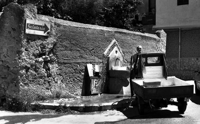 BIANCO NERO. Fotografie di Giulio Azzarello ©2021. BIANCO NERO. Fotografie di Giulio Azzarello ©2021.