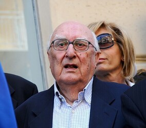 CAMILLERI e MONTALBANO a Porto Empedocle Agrigento . Fotografie di Giulio Azzarello ©2014. CAMILLERI e MONTALBANO a Porto Empedocle Agrigento . Fotografie di Giulio Azzarello ©2014.