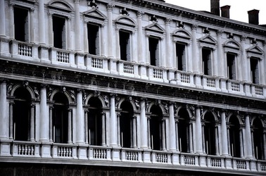 VENEZIA fotografie di Giulio Azzarello &copy;2022.