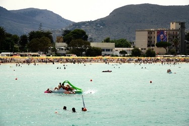 MONDELLO. Fotografe di Giulio Azzarello &copy;2023.