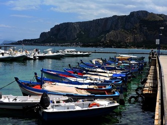 MONDELLO fotografie di Giulio Azzarello &copy;2020.