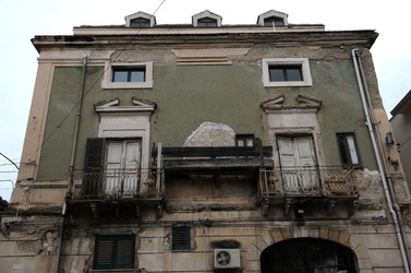 FAVARA in provincia di Agrigento. Fotografie di Giulio Azzarello 2014.