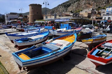 MONDELLO in Sicilia a Palermo. Fotografie di Giulio Azzarello ©2014.
