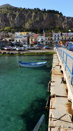 MONDELLO di inverno. Fotografie di Giulio Azzarello &copy;2016.