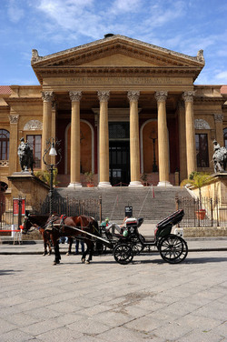 PALERMO il suo centro storico le periferie i monumenti. Fotografie di Giulio Azzarello ©2014.