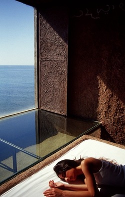 ATELIER SUL MARE fotografie di Giulio Azzarello &copy;2021.