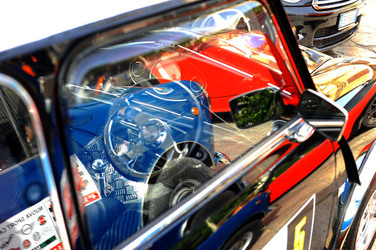 RADUNO di auto classiche MiniCooper. Fotografie di Giulio Azzarello &copy;2016.