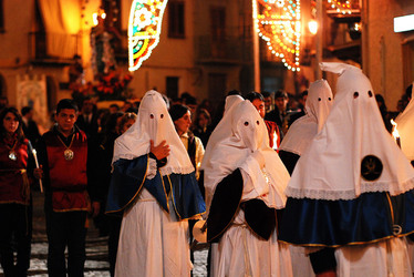 PROCESSIONE RELIGIOSA in Sicilia. Fotografie di Giulio Azzarello &copy;2014.