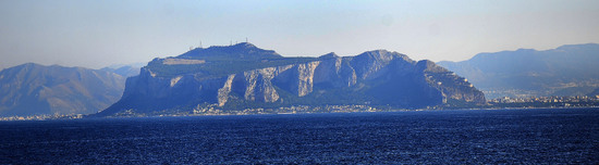 IL GOLFO E IL PORTO DI PALERMO. Fotografie di Giulio Azzarello &copy;2015 2016.